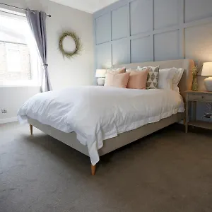 The Bishy By Chateau Anna, Centre & Free Parking York