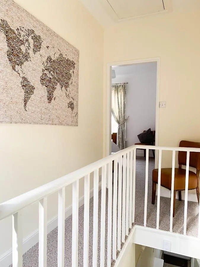Semesterbostad Park Crescent Lodge - Quaint Victorian Home With Free Parking York
