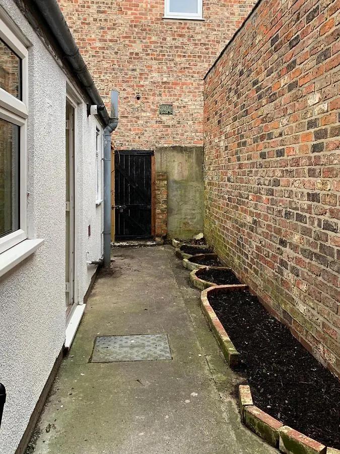 Park Crescent Lodge - Quaint Victorian Home With Free Parking York