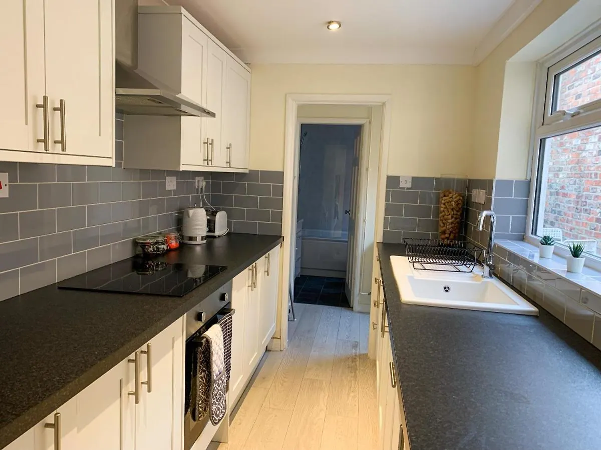 Park Crescent Lodge - Quaint Victorian Home With Free Parking York 0*,