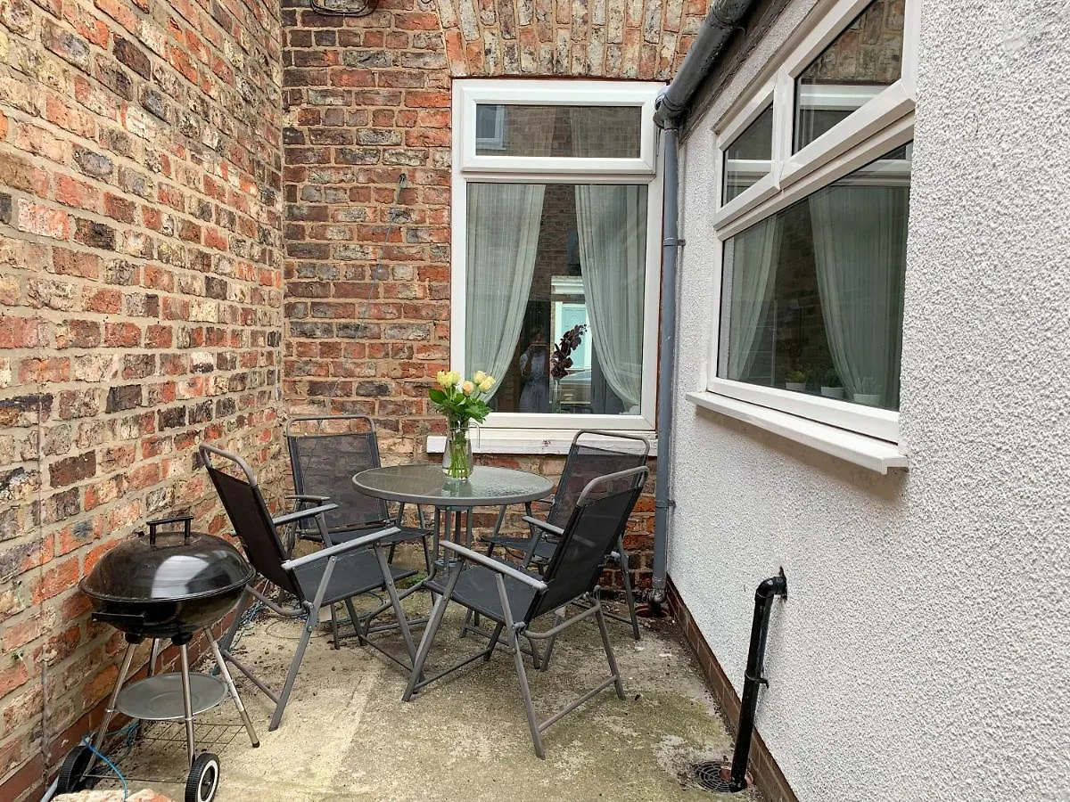 Holiday home Park Crescent Lodge - Quaint Victorian Home With Free Parking York