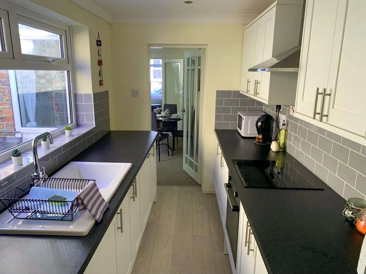 Park Crescent Lodge - Quaint Victorian Home With Free Parking York 0*,  United Kingdom